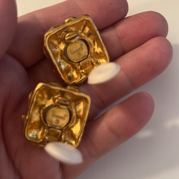 Chanel Gold and Pearl Earrings - Picture 5 of 8